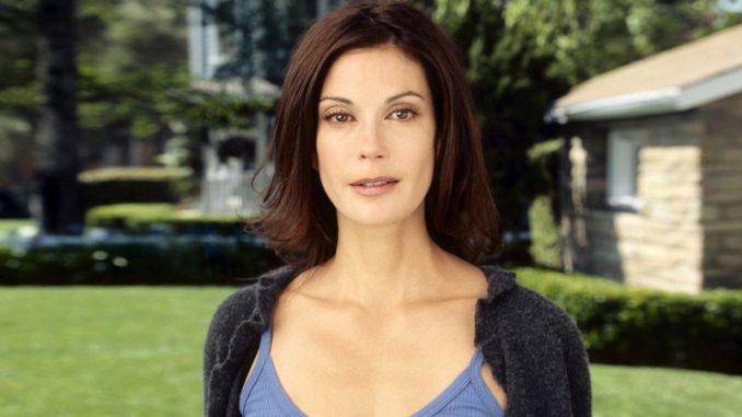 Teri Hatcher - Biography, Life Story, Info, Wiki, Wikipedia